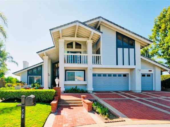 2706 N Vista Ct, Orange, CA 92867