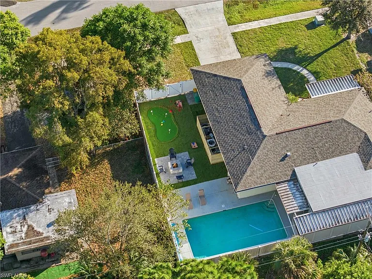 2473 Poinciana St — Photo 9