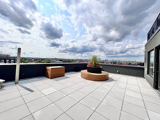 Rented by ERNY LLC | media 18