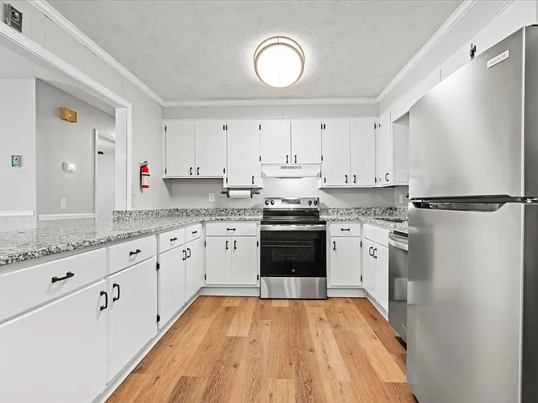 423 Sheffield Dr — Photo 22