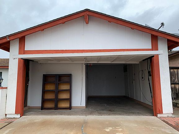 3rd image of 8656 Frobisher St