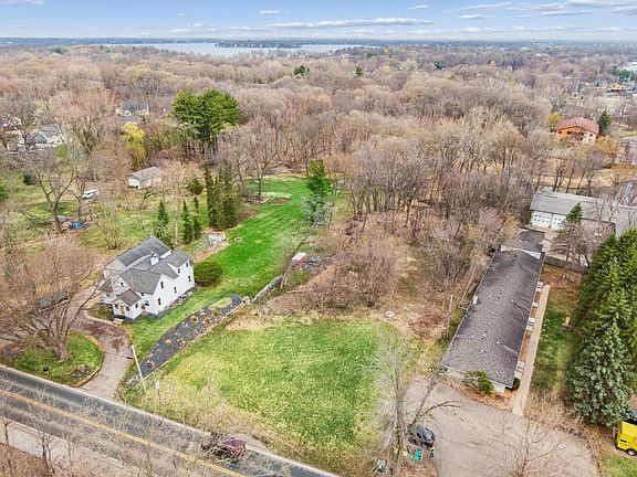 2nd image of 24560 Smithtown Rd