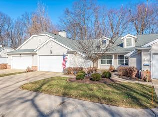 47 Community Dr, Avon Lake, OH 44012