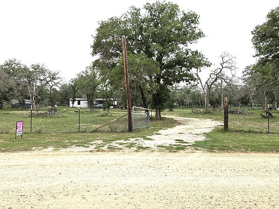 2nd image of 318 Shady Oaks