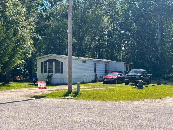 409 Hemlock St, Lake, MI 48632