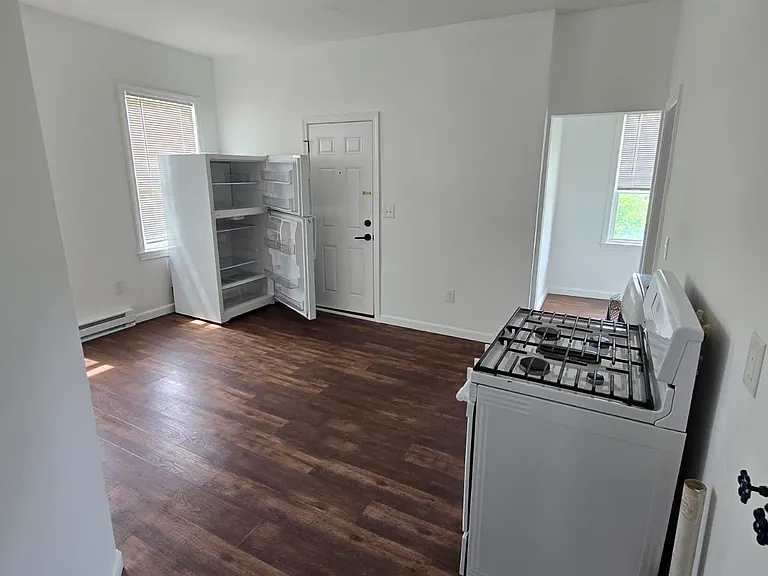 38 Fox St #3 — Photo 10
