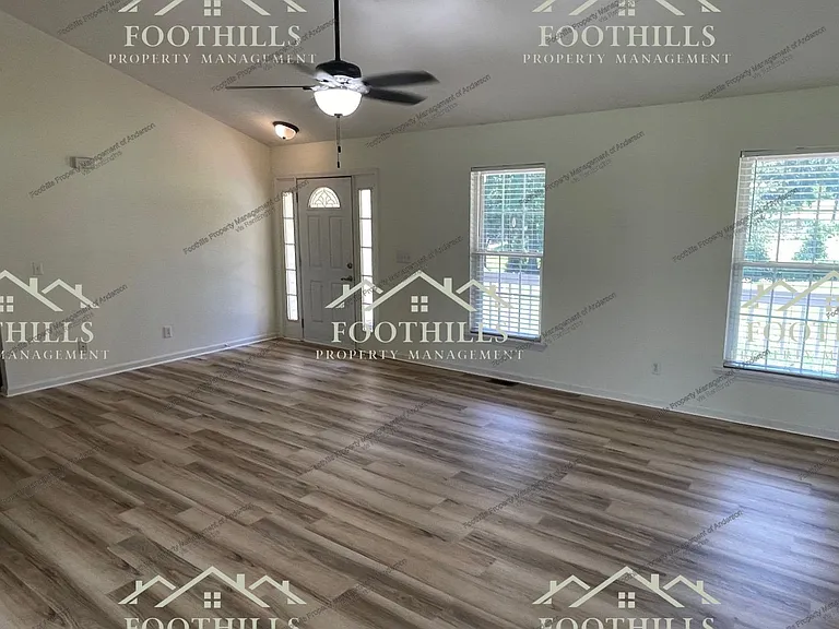 1950 Shackleburg Rd — Photo 2