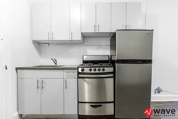 Rented by Wave Real Estate Group | media 6