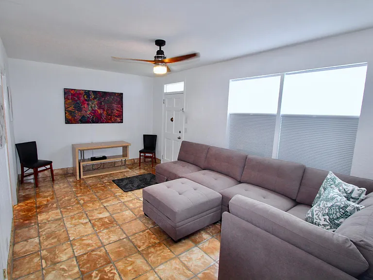 90 SE 5th Ave #5 — Photo 12