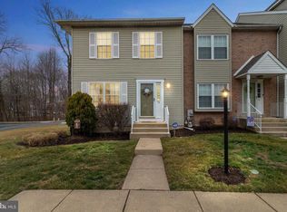 75 Louis James Ct, Upper Chichester, PA 19014