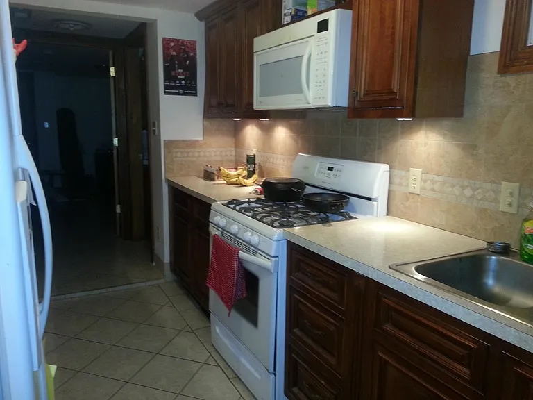 305 Brooks Ave — Photo 11