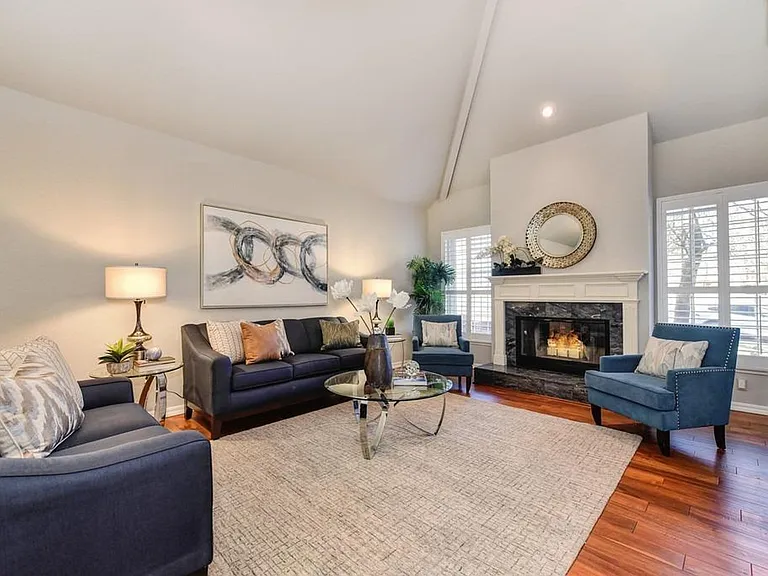 4650 Dorchester Ln — Photo 7