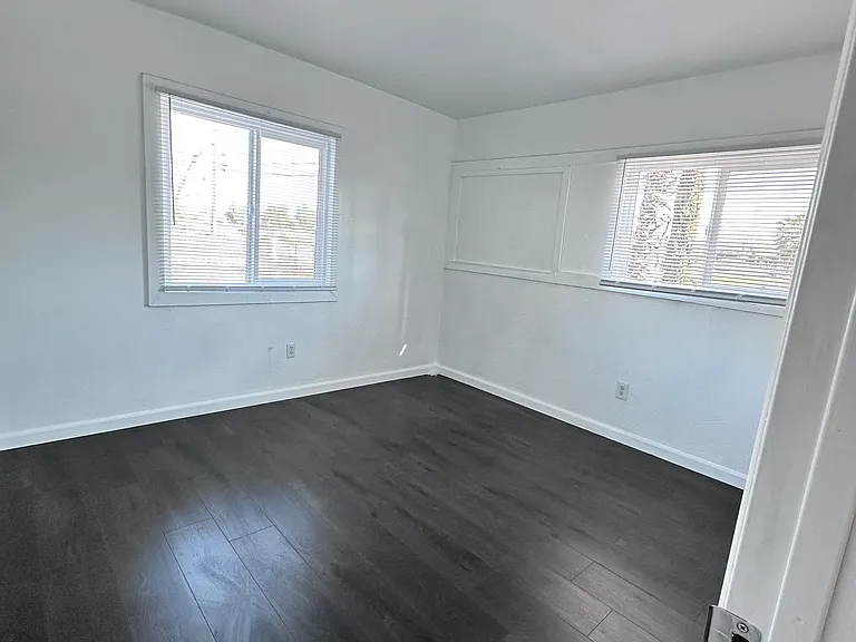 23510 W Ellis Ave — Photo 1