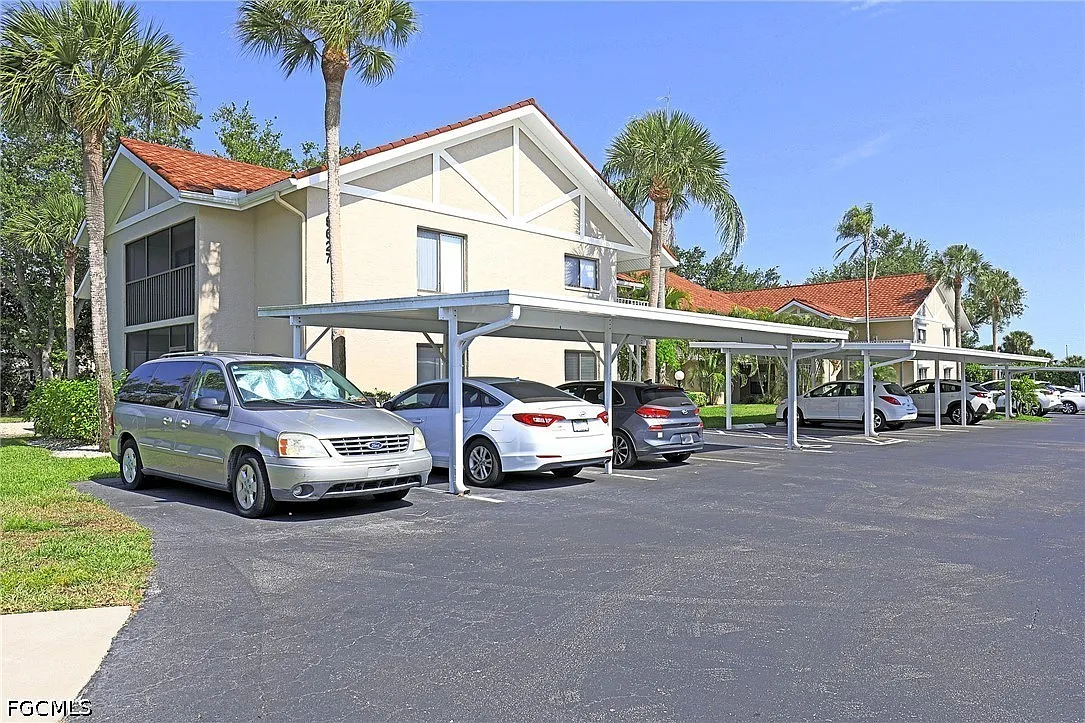 2 bed, 2.0 bath, 1121 sqft, $3,199 — Photo 2