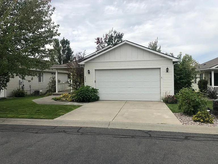 6329 N Lafayette Ln — Photo 1