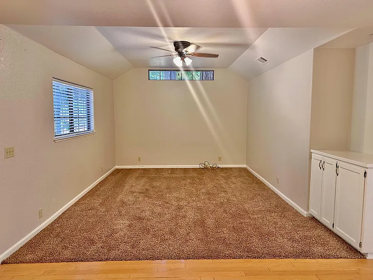 10529 Boulder St — Photo 6
