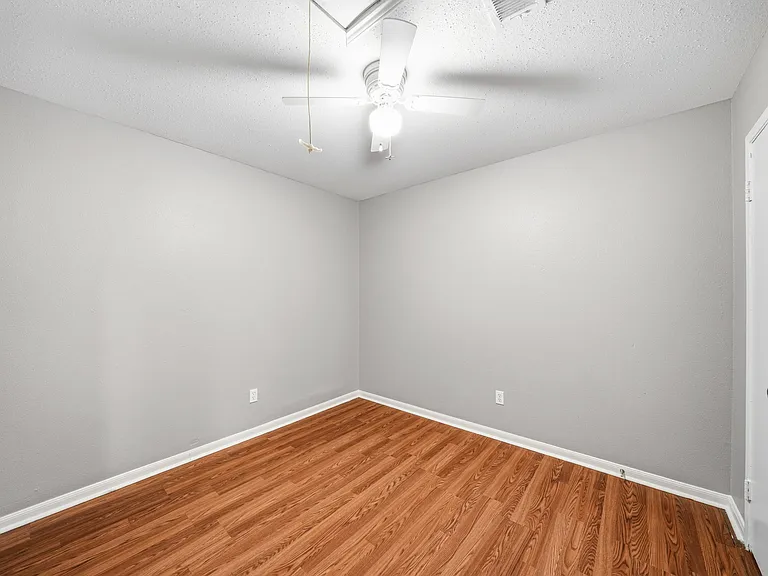 12903 Claygate Dr — Photo 11