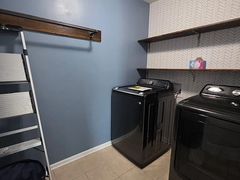 702 Appling Ct — Photo 25
