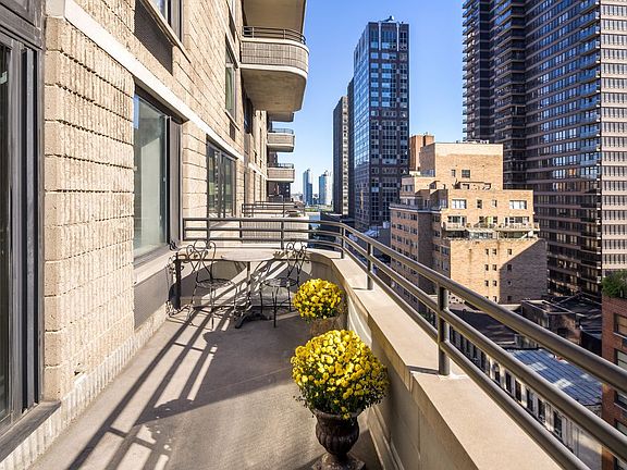 3rd image of 309 E 49th St #15/16A