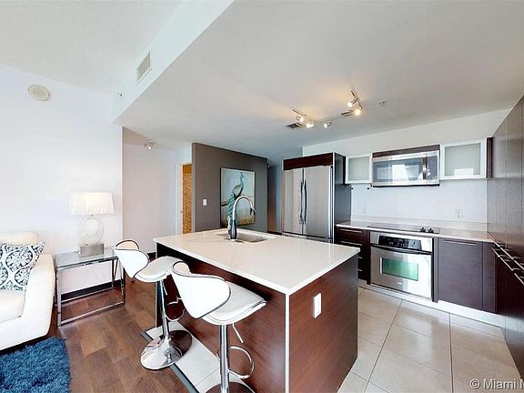 3rd image of 1900 N Bayshore Dr APT 2311