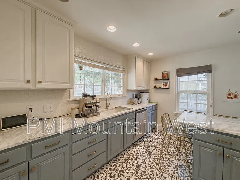 2122 S 1800 E — Photo 28