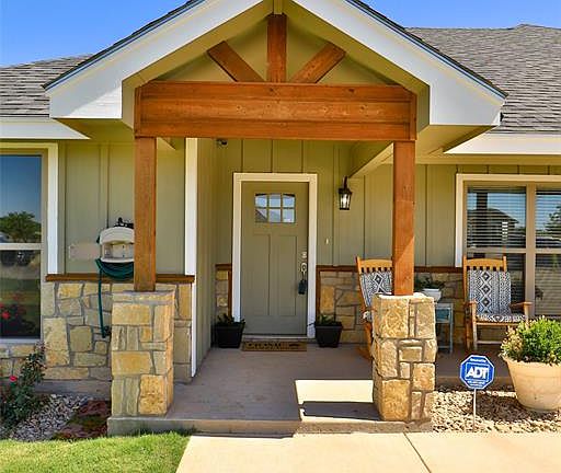 5th image of 226 Foxtrot Ln