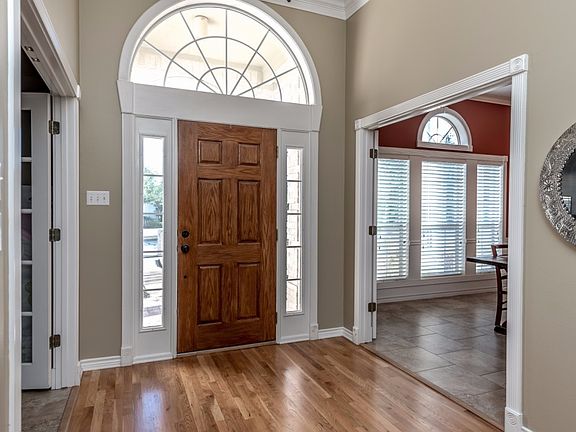 3rd image of 729 Royal Adelade Dr
