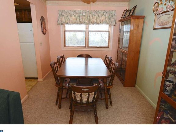 4th image of 709 Hillside Dr