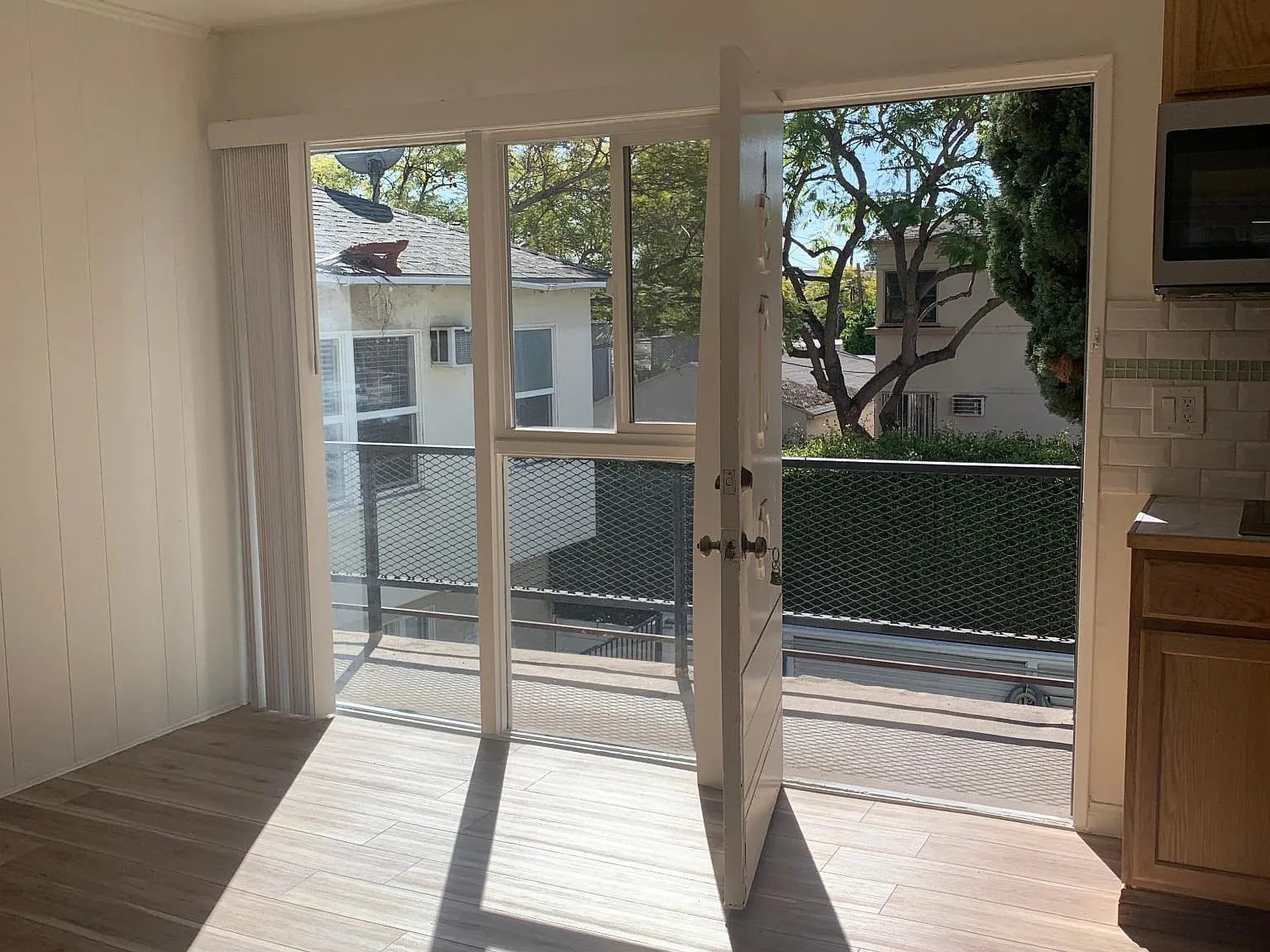 Studio, 222 sqft, $1,950 — Photo 2