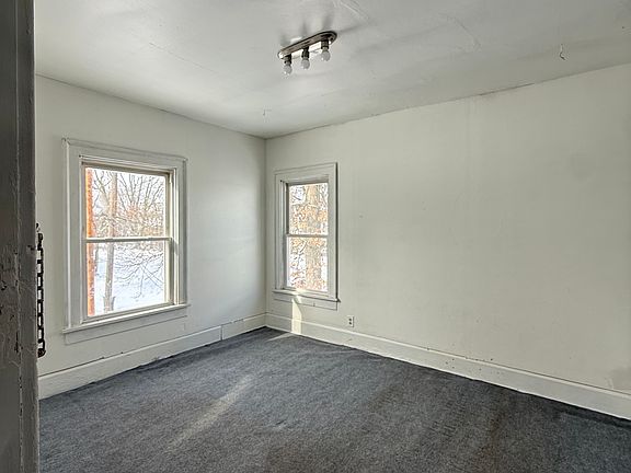 2nd image of 82 Rowland Ave #1/2