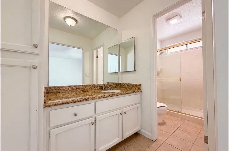 3 bed, 1882 sqft, $2,000 — Photo 2