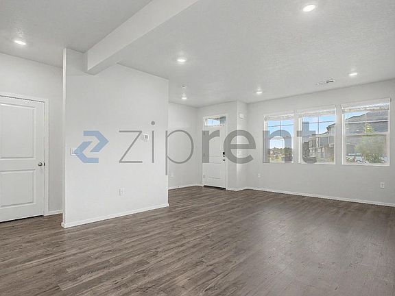3rd image of 555 Stoller St