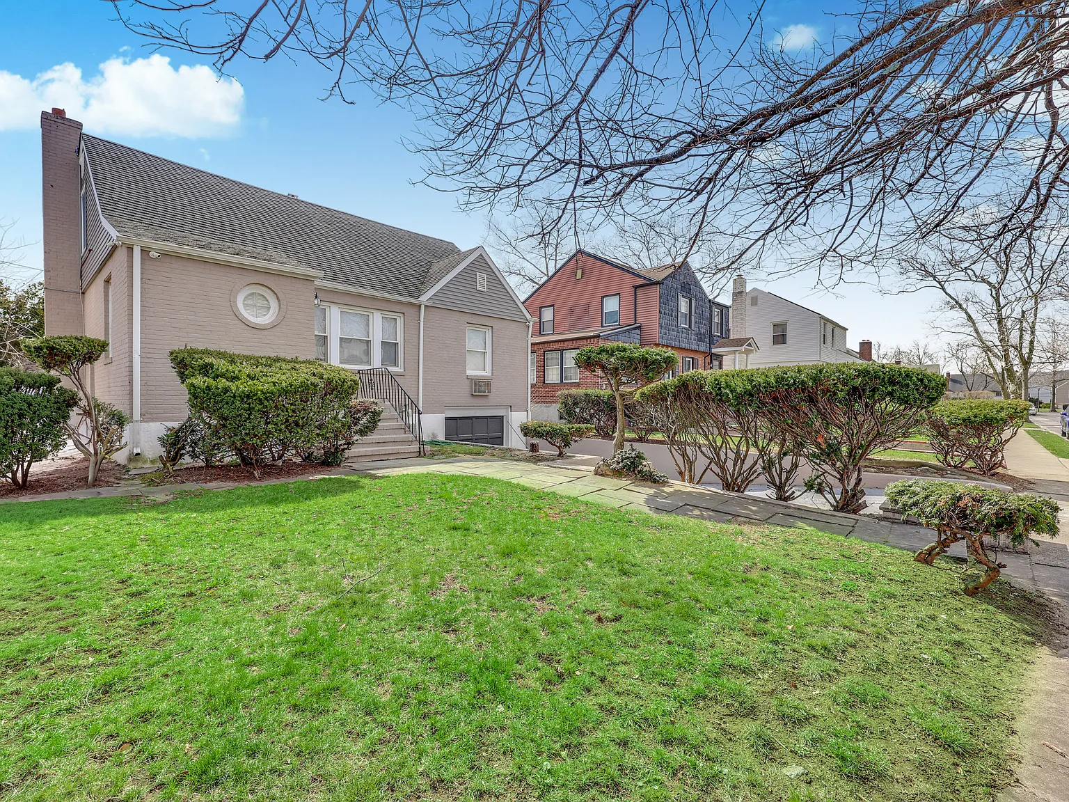 4 bed, 1836 sqft, $4,950 — Photo 3