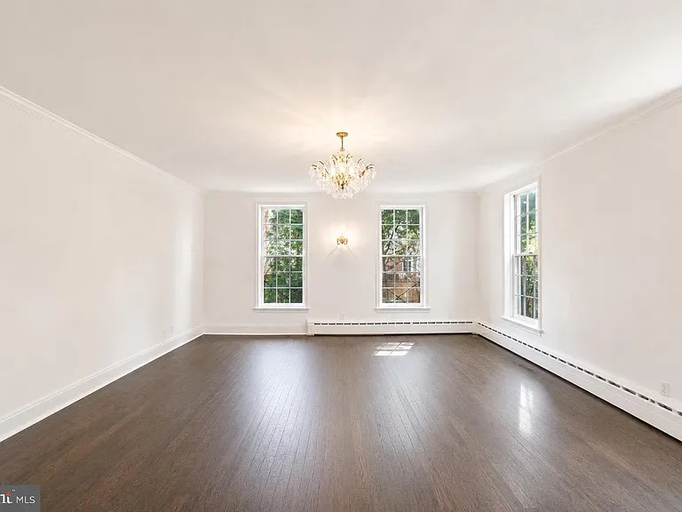 5305 Saratoga Ave — Photo 4