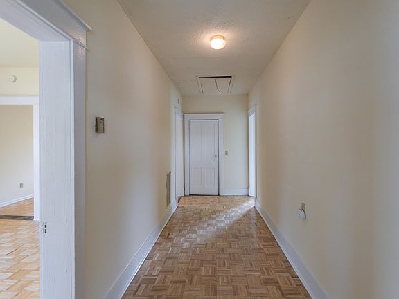 4th image of 205 Diamond St