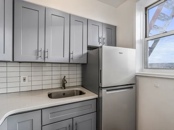 67-30 Clyde Street image 7 of 11