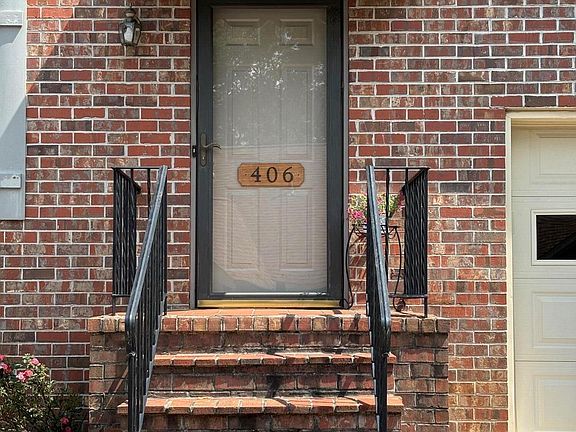 3rd image of 406 Bayberry Ct