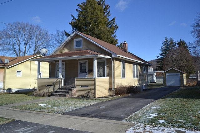 1st image of 819 Hulett St