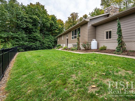 5th image of 1321 Sand Hill Cir