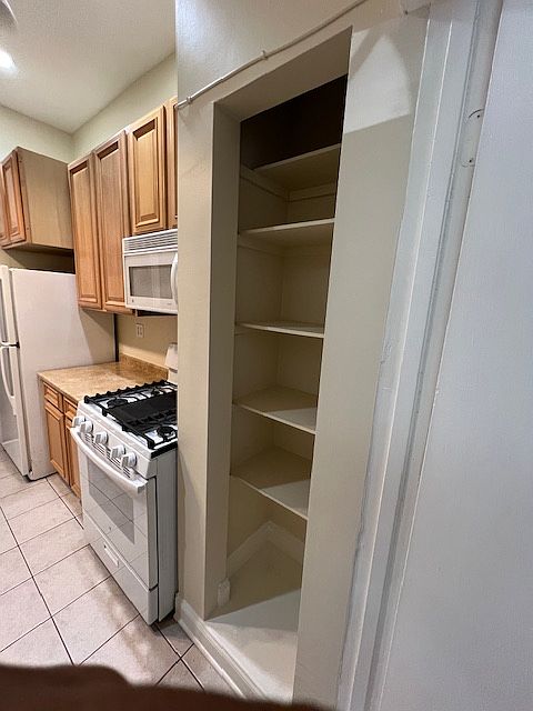 Kitchen pantry