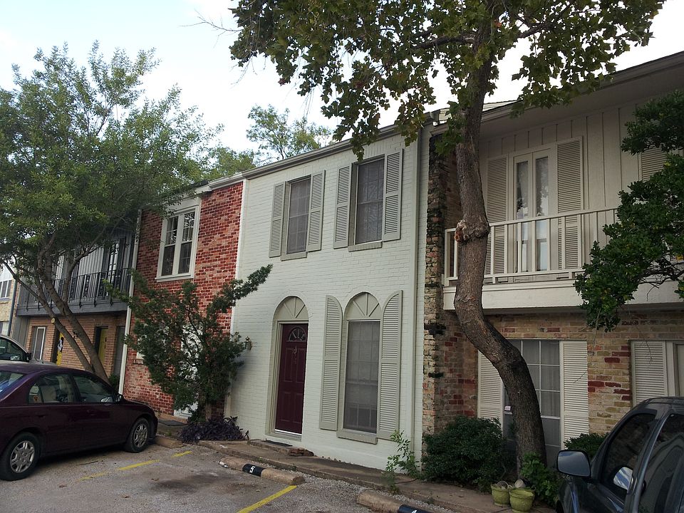 1st image of 2300 Hancock Dr #4