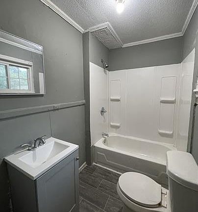 3rd image of 3515 Lasalle St