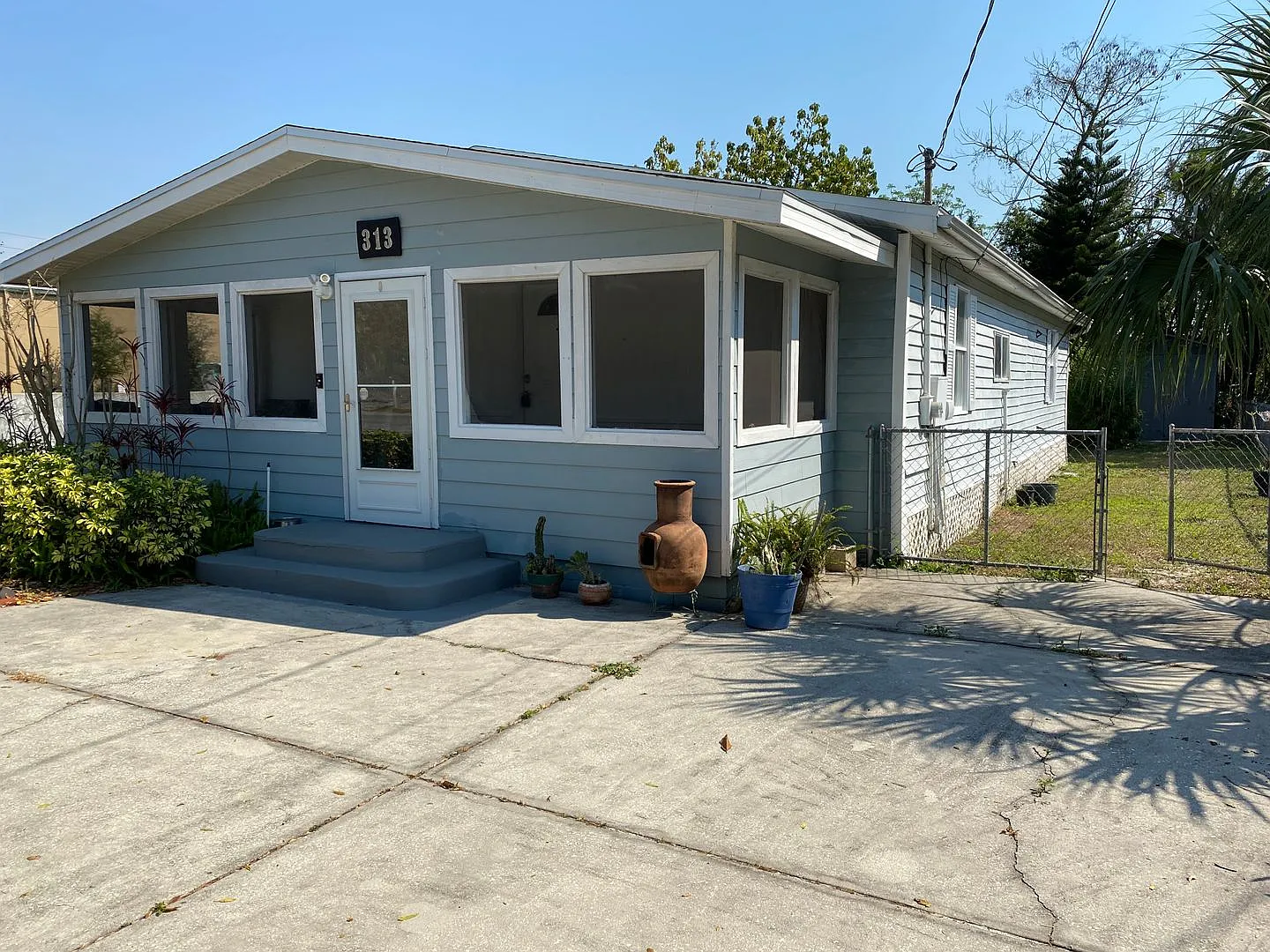 Wonderful 3 Bedroom/1 Bathroom in Orlando — Photo 2
