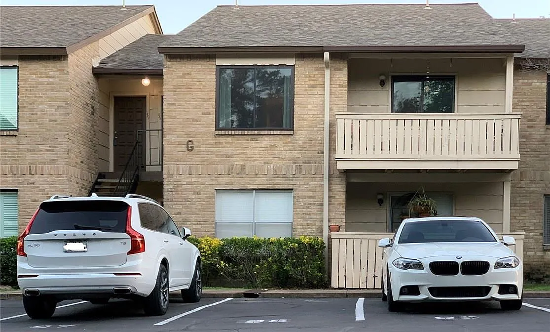 2 bed, 1.0 bath, 803 sqft, $1,300 — Photo 4