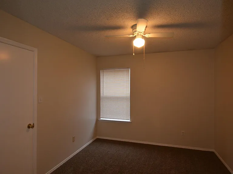 10249 Aurora Dr — Photo 12