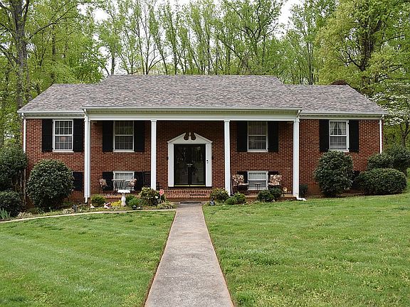 5 Bedrooms, 3 Full Baths