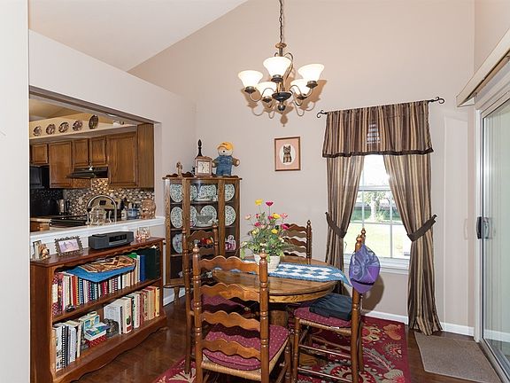 4th image of 7637 Bayhill Dr