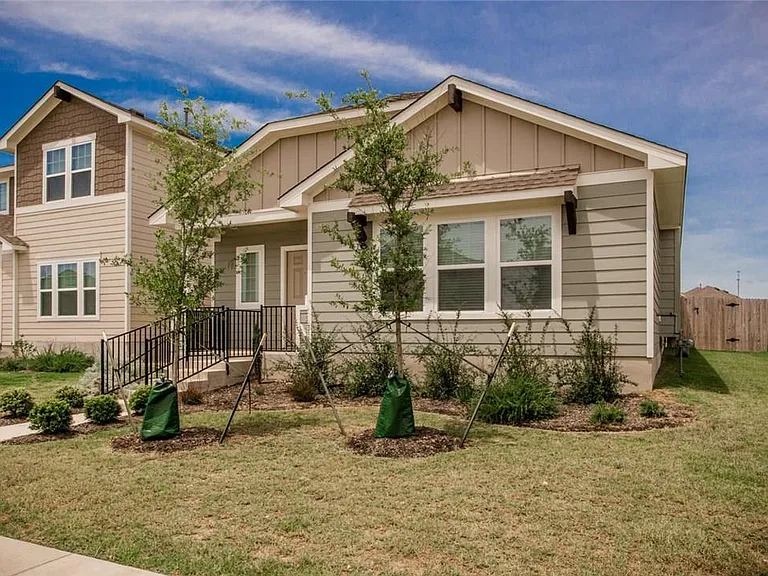 242 Mossycup Dr — Photo 2