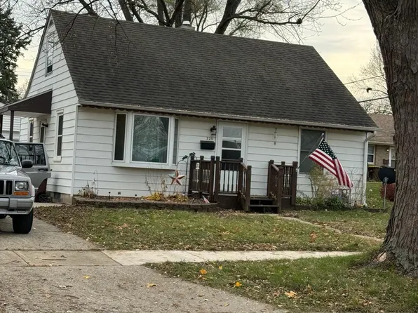 3211 Constance Dr, Rockford, IL 61108