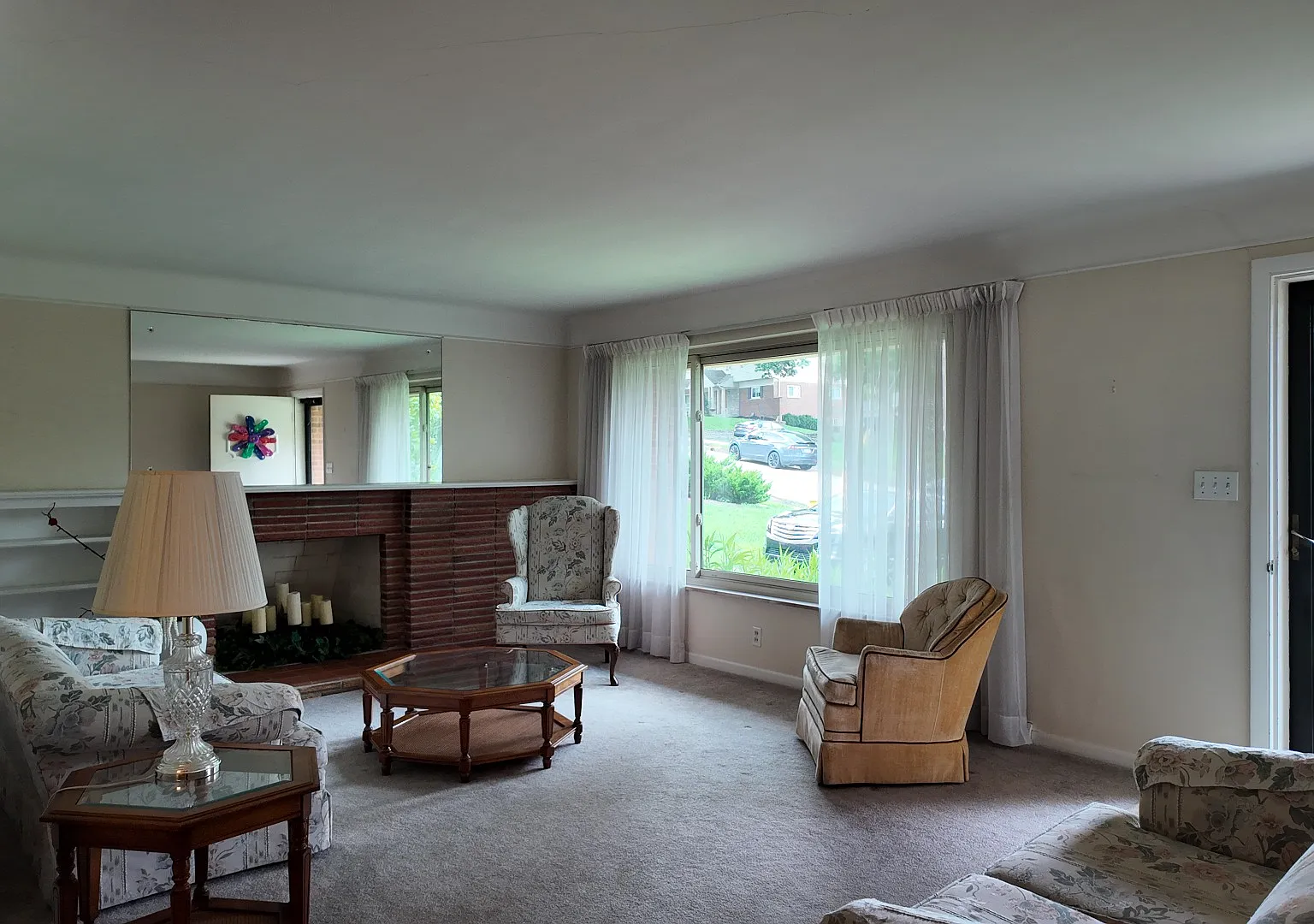 Charming 3-Bed Madeira Schools Home — Photo 3